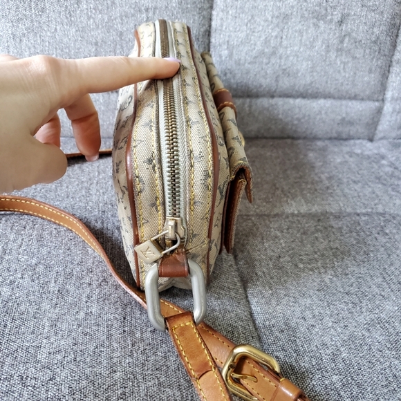 Authentic Louis Vuitton Juliette Mini Lin Crossbody Bag With Blue LV Monogram - Picture 6 of 14